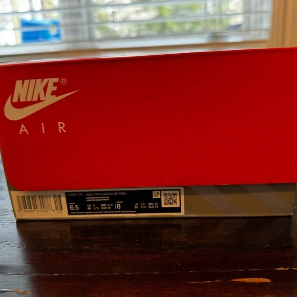 Nike womens Sneakers in Cream, Purple, and Yellow - Picture 5 of 5